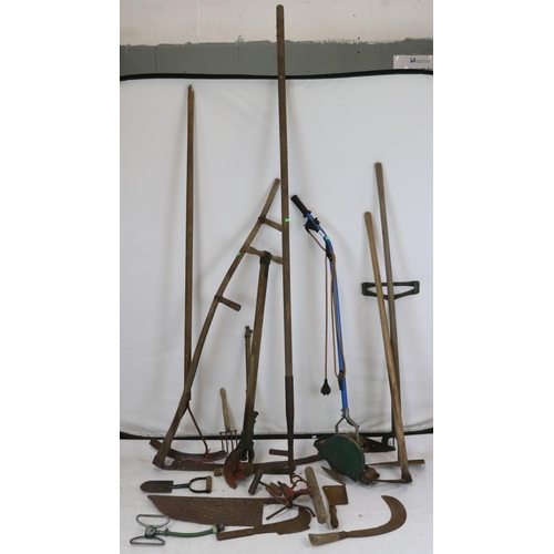 275 - A collection of vintage groundsman tools to include an electric Vergemaster. Trade - spares or repai... 