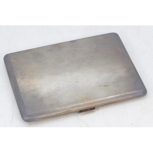 8 - A silver hallmarked cigarette case (approx. 155g)