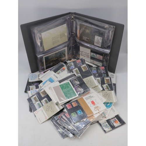 481 - A large quantity of vintage and later presentation packs