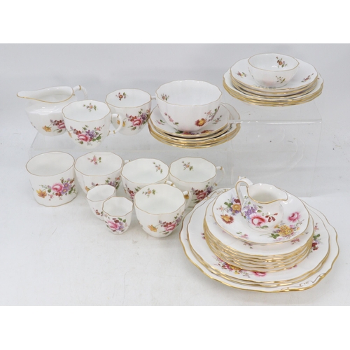 276A - A selection of Royal Crown Derby Posies pattern ceramics