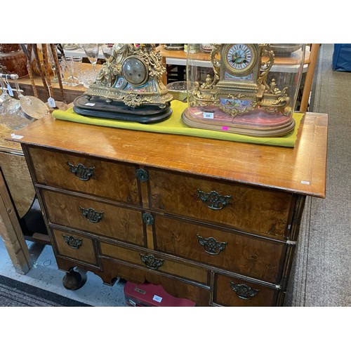 287 - A William and Mary style chest of drawers (measures approx. L110cm x D60cm x H88cm)