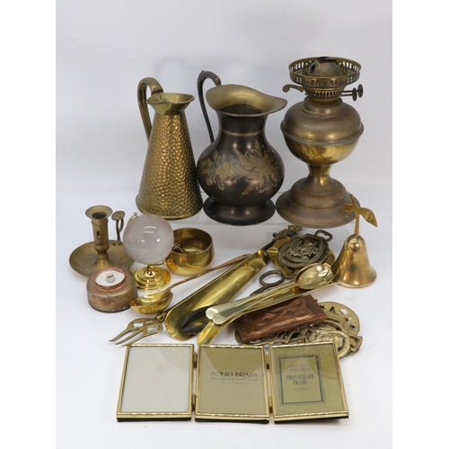 417 - A quantity of assorted brass and metal ware to include jugs, planters assorted