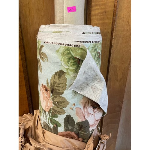 350 - Roll of vintage fabric