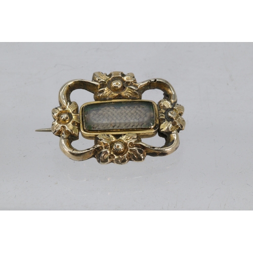 170 - A yellow metal enamel and seed pearl brooch together with yellow metal mourning brooch, small 750 ma... 