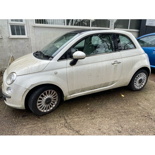 1 - A Fiat 500 manual - NO KEYS NO PAPERWORK sold as seen for spares and repairs from deceased estate.
T... 