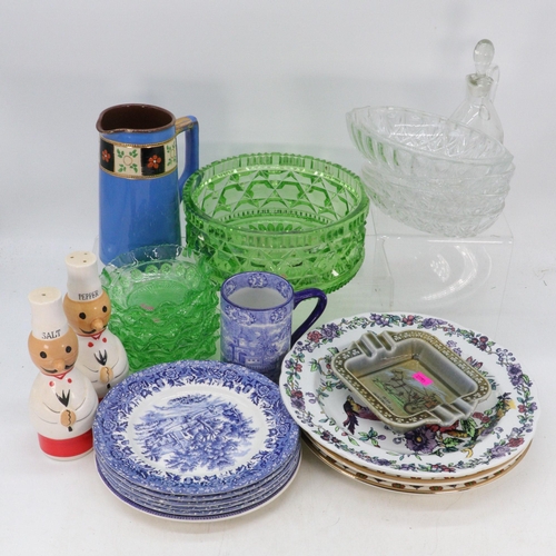 261 - Large quantity of assorted Glassware and ceramics.