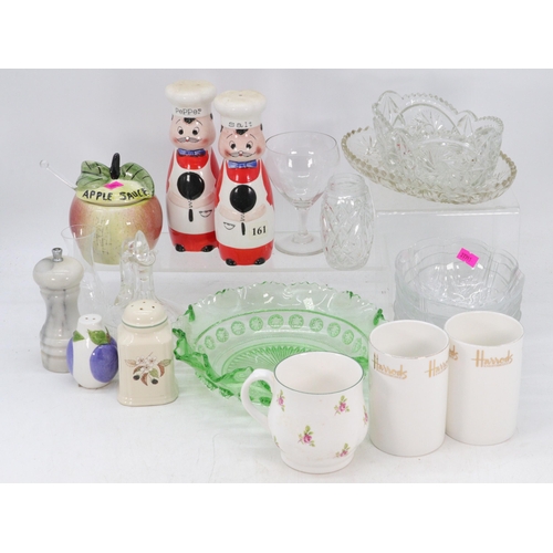 261 - Large quantity of assorted Glassware and ceramics.