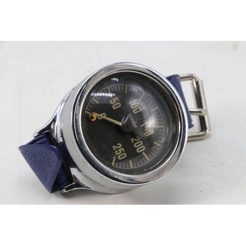 172 - German scuba divers watch