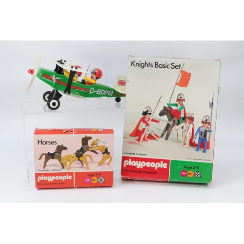 365 - Vintage Marx Toys Playpeople/playmobil boxed Knights basic set together with boxed horses and a sele... 