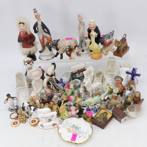 424 - Wade hat box Disney figures including Lady, Scamp and others, Whismsies, Doulton Buzzfuzz dickens fi... 