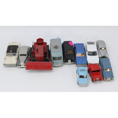 138 - Quanitty of Dinky diecast vehicle including Rolls Royce Wraith 150, Transmitter Van, Mercedes etc