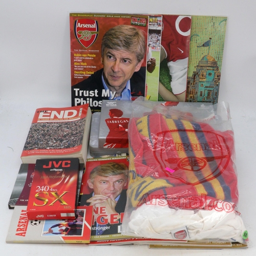 499 - Large quantity of assorted Arsenal memorabilia includes books, Semi final programme and others assor... 