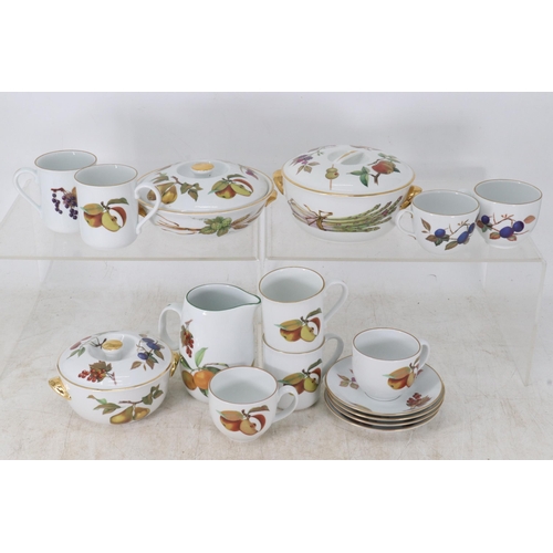 25 - A large selection of Royal Worcester Evesham to include Tureens, Flan dish, plates, side plates etc ... 