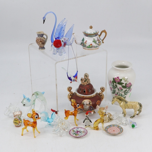 107 - Selection of curios to include miniature Murano? animals, two miniature dolls house porcelain plates... 