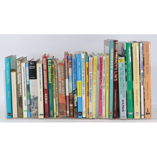 156 - Quantity of railway books (30)