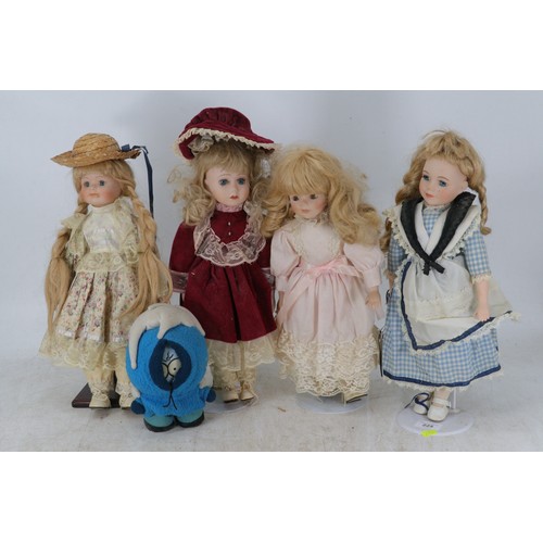 206 - Assorted collectors dolls - two dolls from The Classique Collection Jessica 4220A and Rosa A1816 tog... 