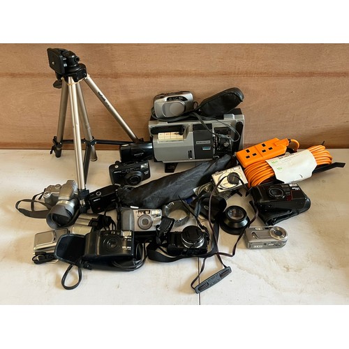 214 - Quantity of cameras and accessories to include a Magnon projectors, halina, Panasonic Lumix DMC-FZ 7... 