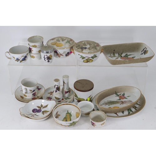 215 - Quantity of Worcester evesham kitchen ware and table ware