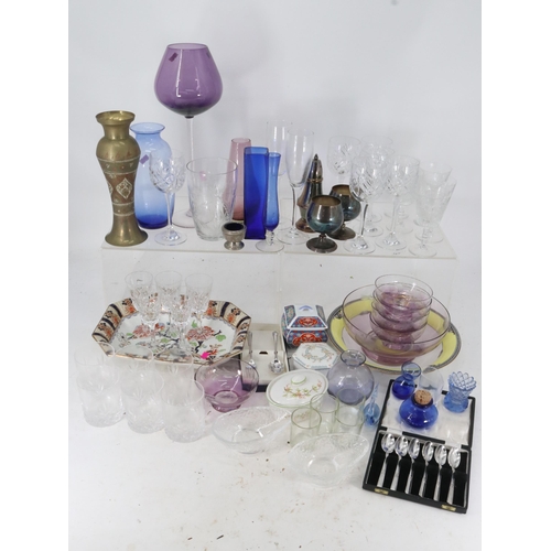 224 - Large selection of assorted glass ware, Coloured glass including a dessert set, decorative plates an... 