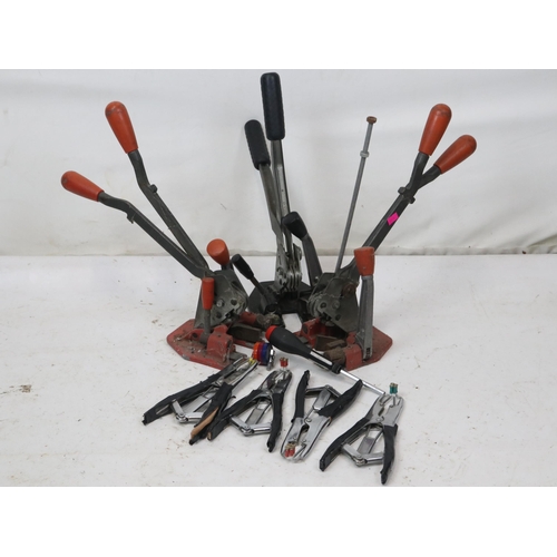 285 - Three strapping tools / Toggle clamps and some stretchers.