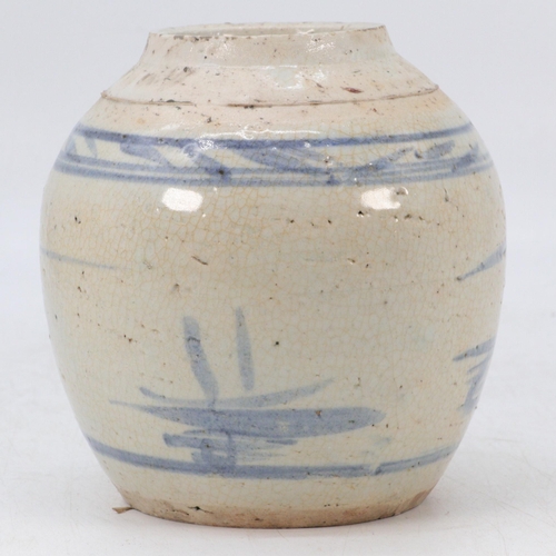 124 - A Chinese blue and white ginger jar of naive form and decoration (approx. height 14cm)