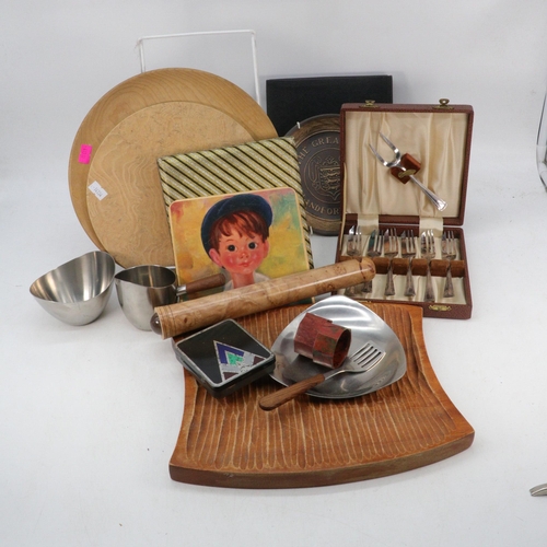 152 - An unusual wooden board, together with oak burr wooden disc, Myrtle wood dish, Danish stainless stee... 