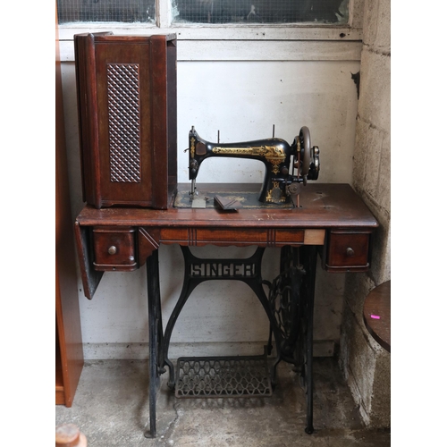 103 - Table top singer sewing machine on cast iron base