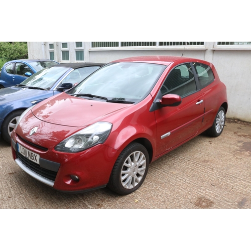 1A - Renault Clio three door hatchback, Diesel 1461cc, 48,522 miles with V5 and one key