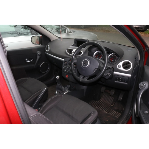 1A - Renault Clio three door hatchback, Diesel 1461cc, 48,522 miles with V5 and one key