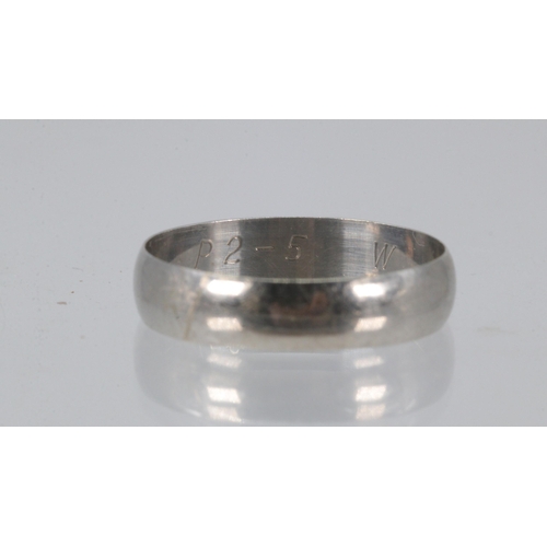 160 - 9ct white gold band approx. 2.6g, approx. size V/W