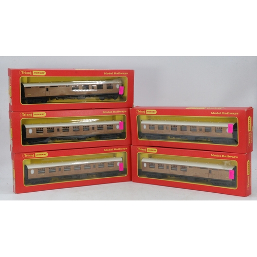 248 - Five boxed Triang Hornby carriages LNER 00 guage