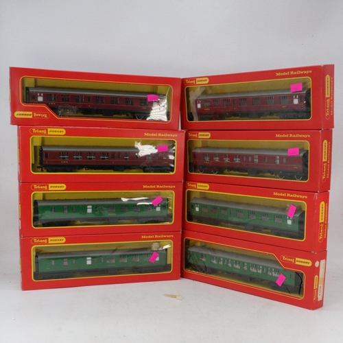 260 - 8 boxed Triang carriages four marked LMS and four marked Southern