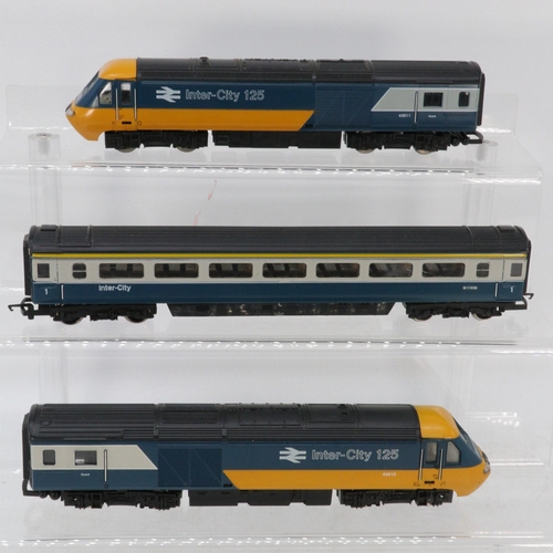 261 - Hornby 00 Gauge High Speed Train pack, R370 HST Power car, R371Dummy power car abd R426 MK III Coach... 