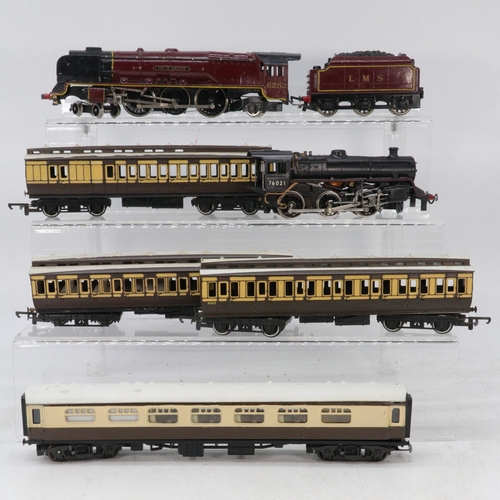 262 - Hornby Dublo engine and tender together with other Triang carriages and a similar engine no 76021