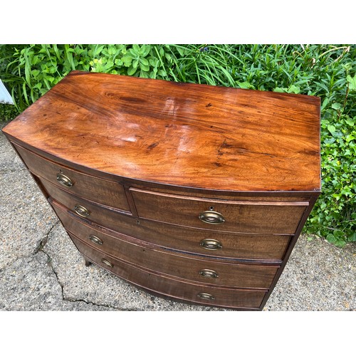 281 - Antique mahogany bow fronted chest of drawers