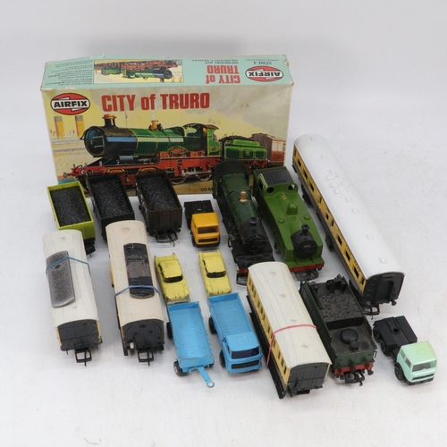 303 - Quantity of loose 00 gauge carriages, die cast vehicles and a boxed Airfix model kit of City of Trur... 