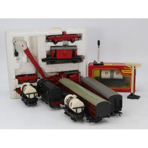 50 - Quantity of some boxed 00 gauge Tri-ang, Hornby railway engines, wagons, signal, coaches etc