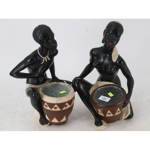 139 - Two drum figures