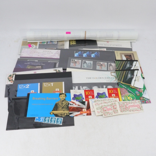 255 - Small selection of presentation packs, strips and vintages 70's and 80's stamp booklets with stamps,... 