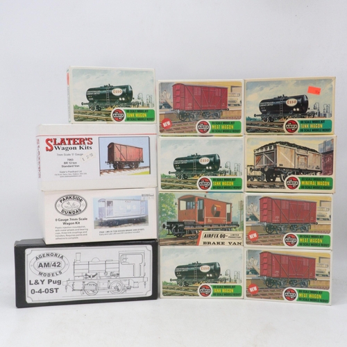 346 - Selection of Airfix kits (10) together with boxed Agenoria AM/42 Models L&Y Pug 0-4-OST, Slaters Wag... 