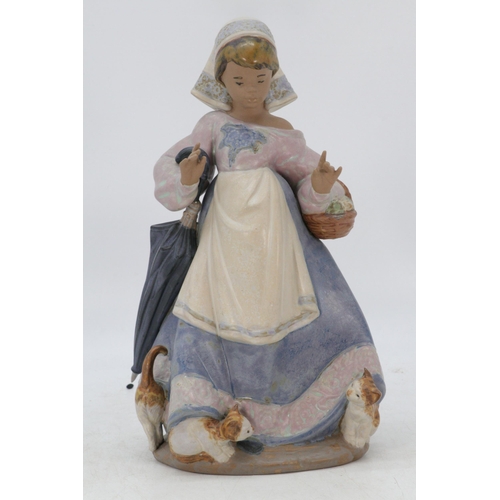 416 - Boxed Lladro figure 