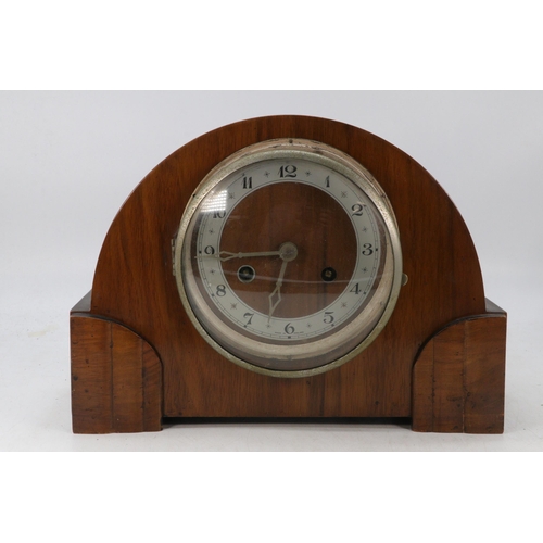 480 - An cased mantle clock