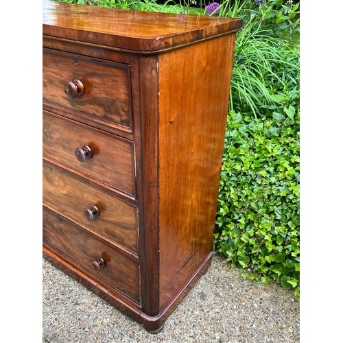 530 - Antique mahogany straight fronted chest of drawers. Noted some of the bead has fallen off but is in ... 