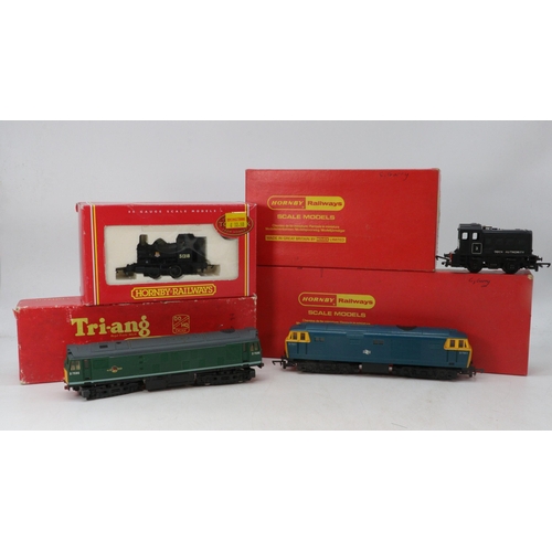 575 - Three boxed Hornby Railways models to include R2093A, R758, R253 and a boxed Triang R50, unchecked