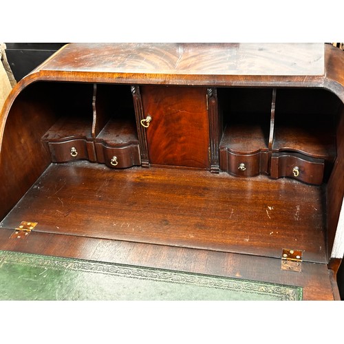 301 - A mahogany reproduction bureau fitted single drawer on cabriole legs (measures approx L70cm x D50cm ... 