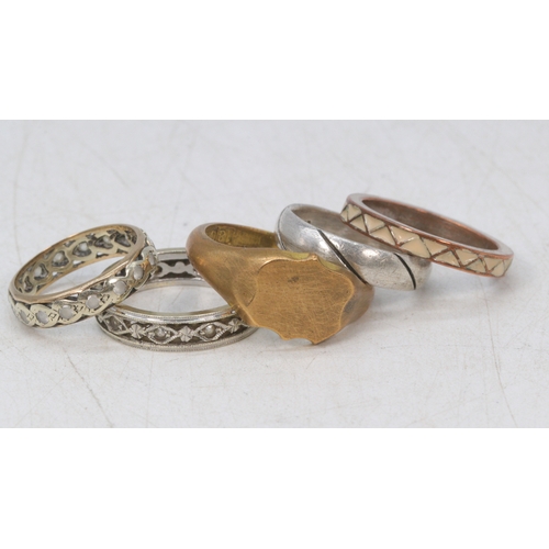 178 - A 9ct gold dress ring together with a silver ring and three other dress rings