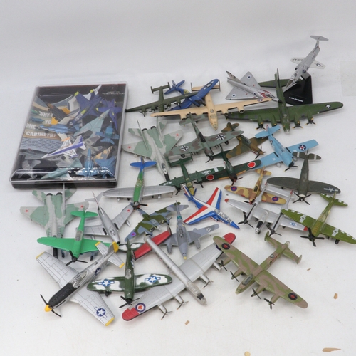 476 - A selection of assorted diecast Military planes