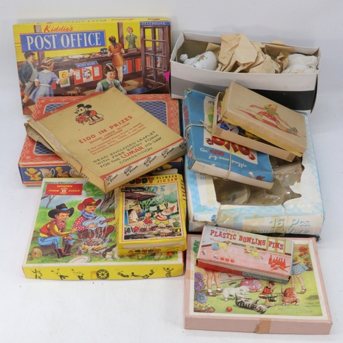 579 - Selection of vintage childrens games including, kiddies post office, john bull farm yard, card games... 