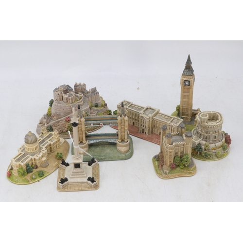 635 - Lilliput Lane Britain in Miniature to include Edinburgh Castle, St. Pauls Cathedral, Buckingham Pala... 