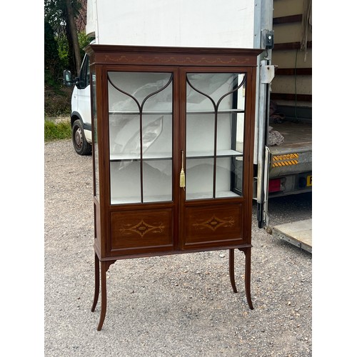 594 - Edwardian mahogany and satinwood inlaid display cabinet (measures approx. H172cm x L107cm x D35cm on... 